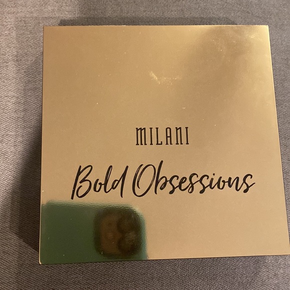 Milani bold obsessions palette - Picture 3 of 4